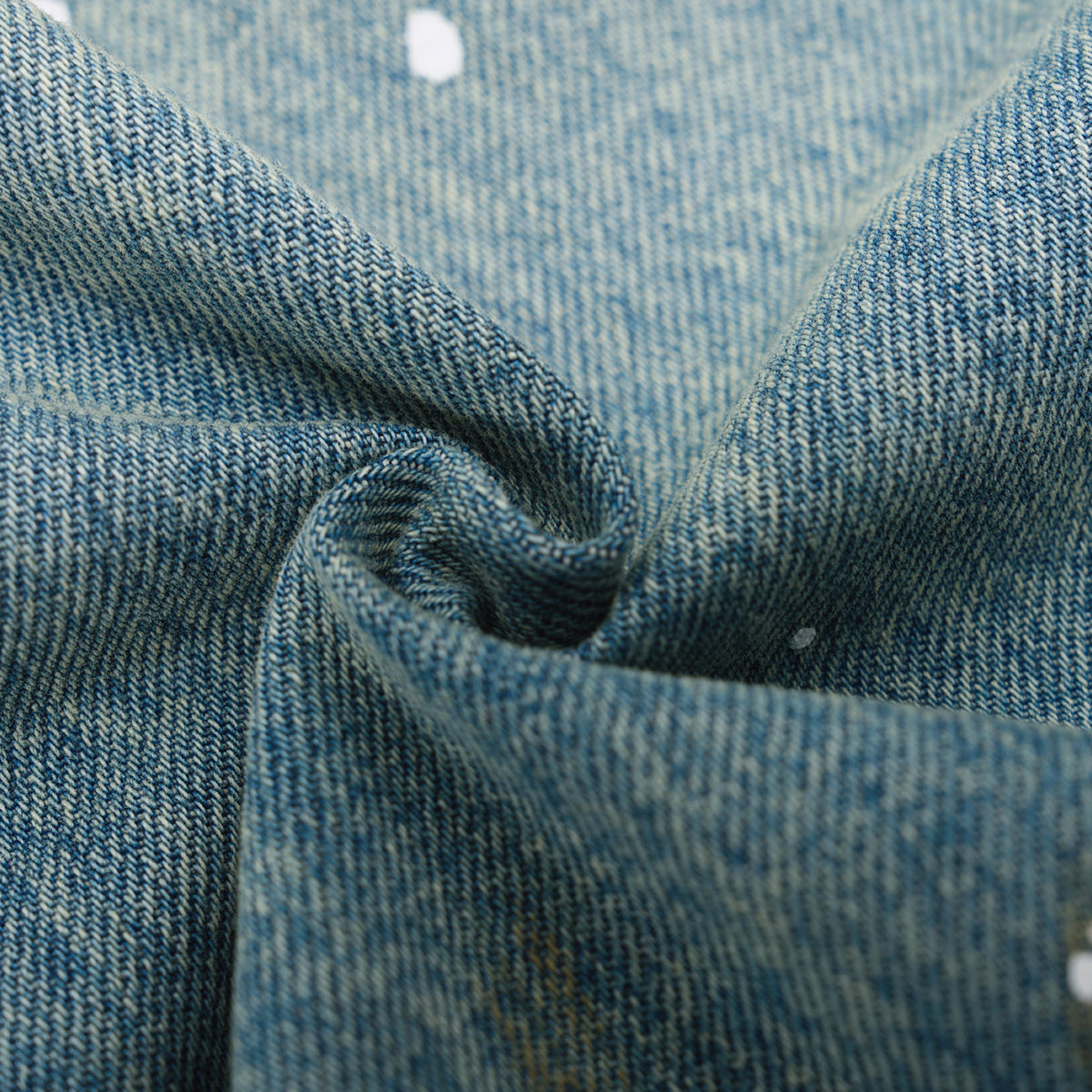 Bermudas vaqueras con salpicaduras de pintura