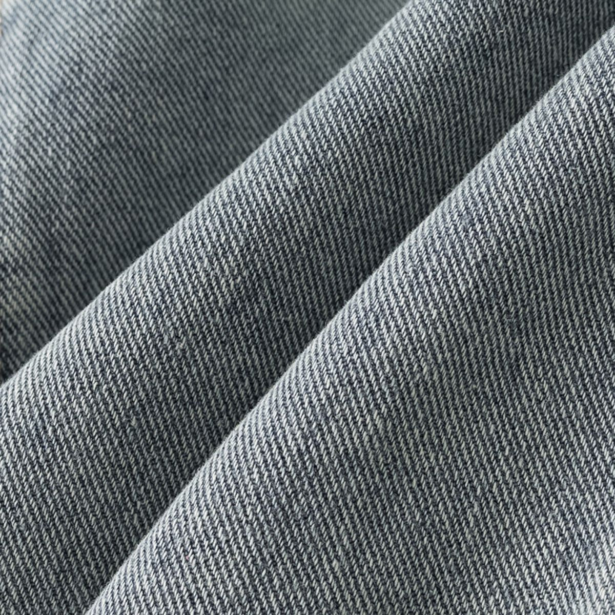 Shorts vaqueros con mariposas bordadas y adornados con perlas