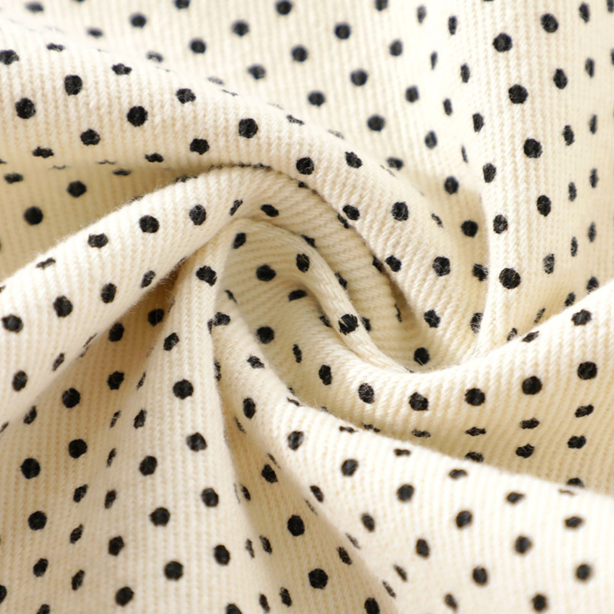 Falda vaquera con bordado de perlas y lavado vintage