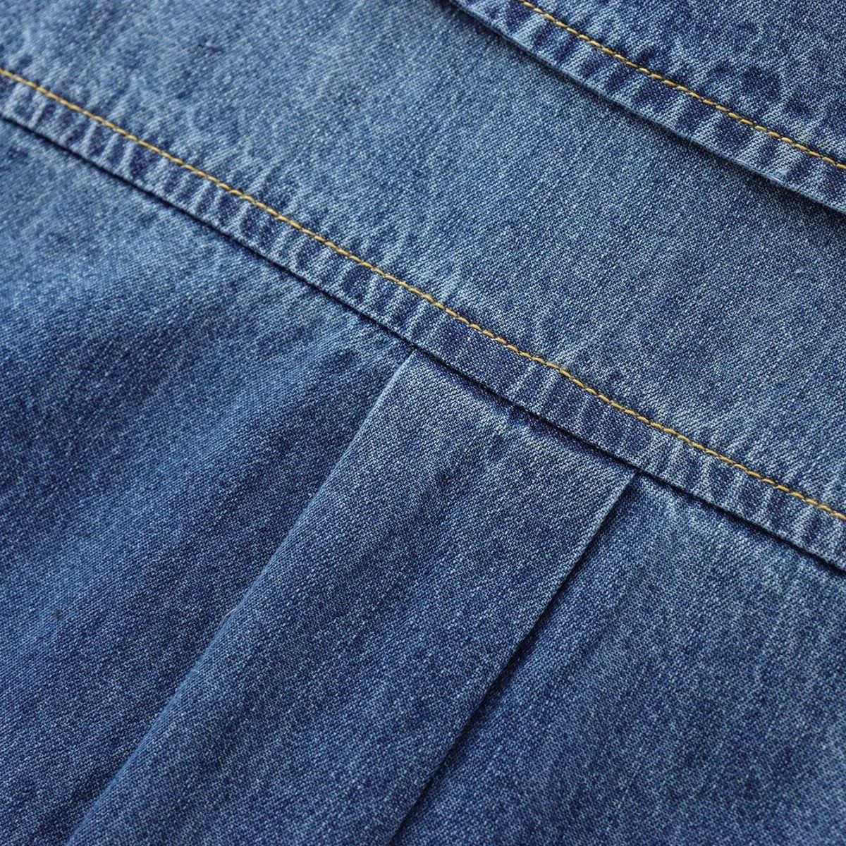 Vestido midi vaquero sin mangas con botones y aberturas en la parte delantera