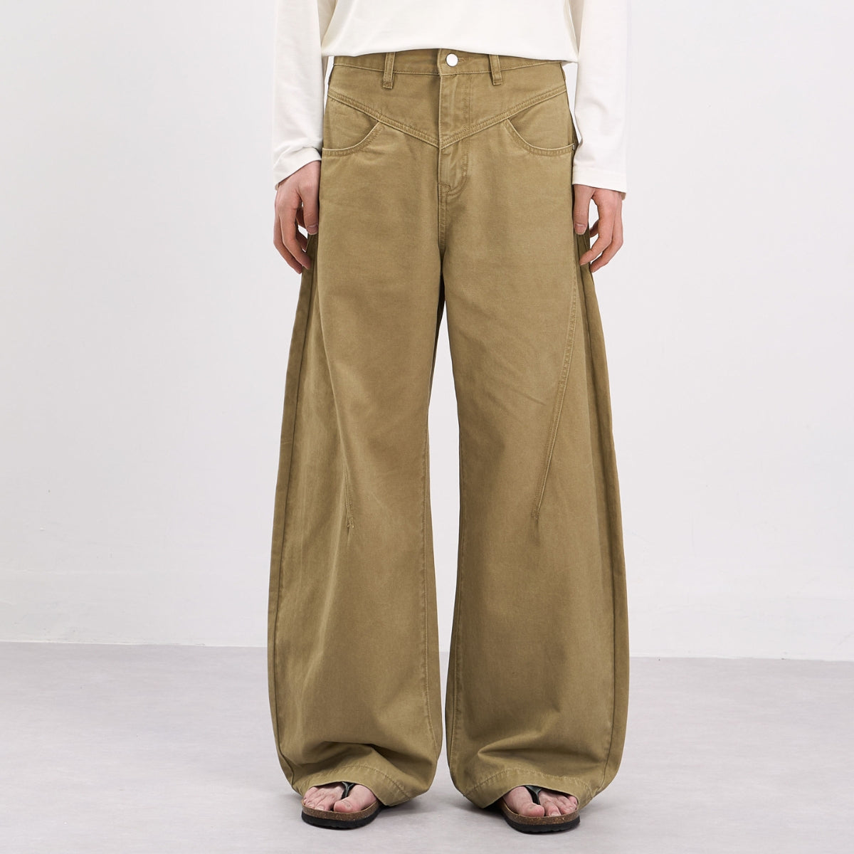 Retro Curved-Leg Relaxed Fit Jeans