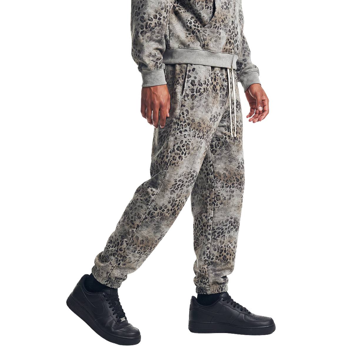 Jogger holgado descolorido y lavado
