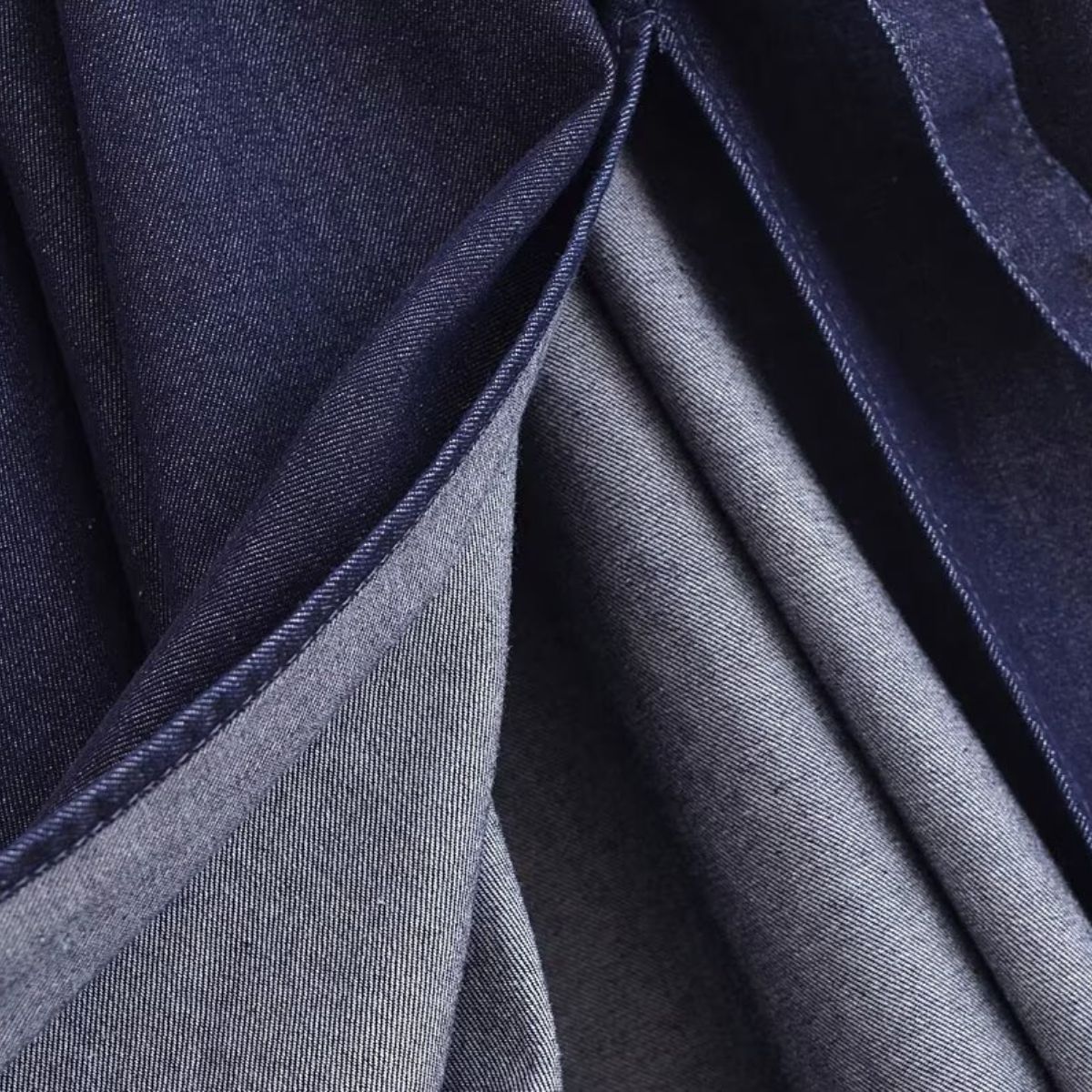 Falda vaquera con bordado de perlas y lavado vintage