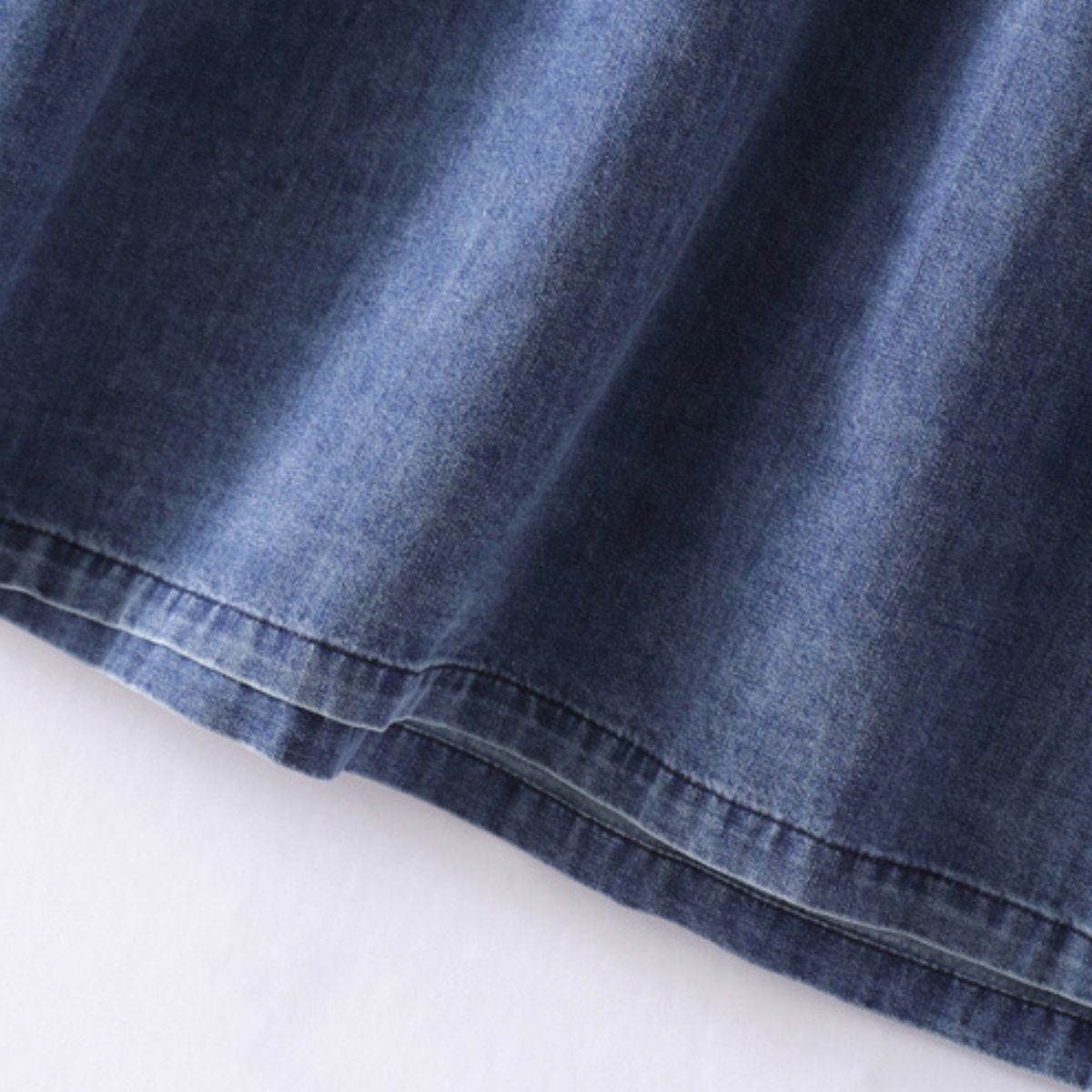 Vestido camisero vaquero de manga corta con patchwork