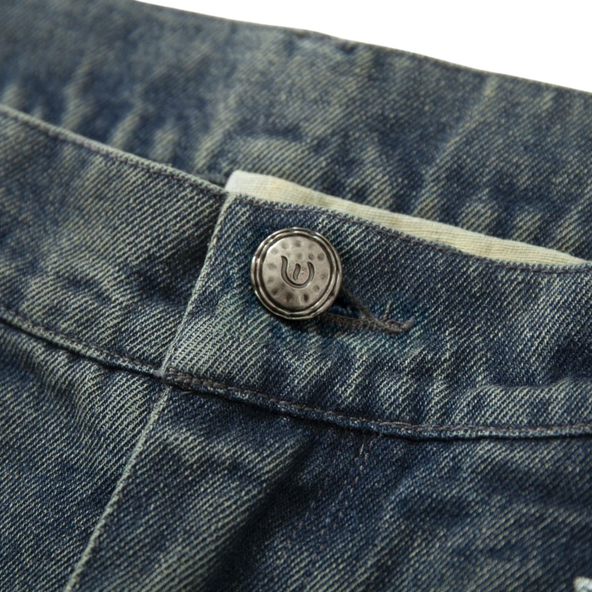 Pantalones vaqueros holgados con estampado de serpiente