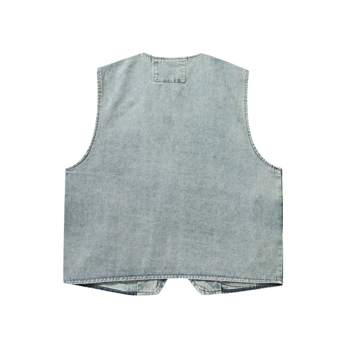 Shorts vaqueros con mariposas bordadas y adornados con perlas