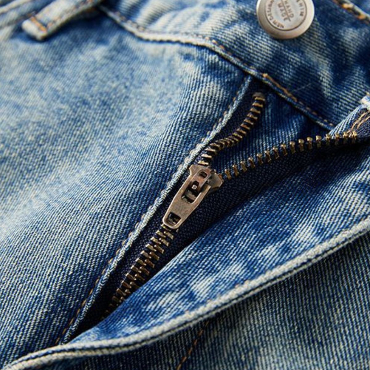 Vaqueros desgastados de pierna ancha y corte cropped