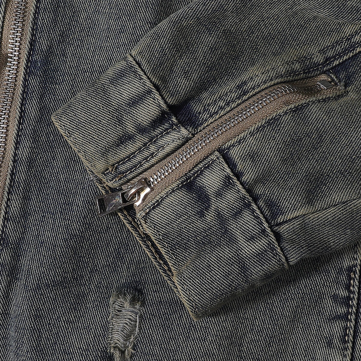 Shorts vaqueros con mariposas bordadas y adornados con perlas