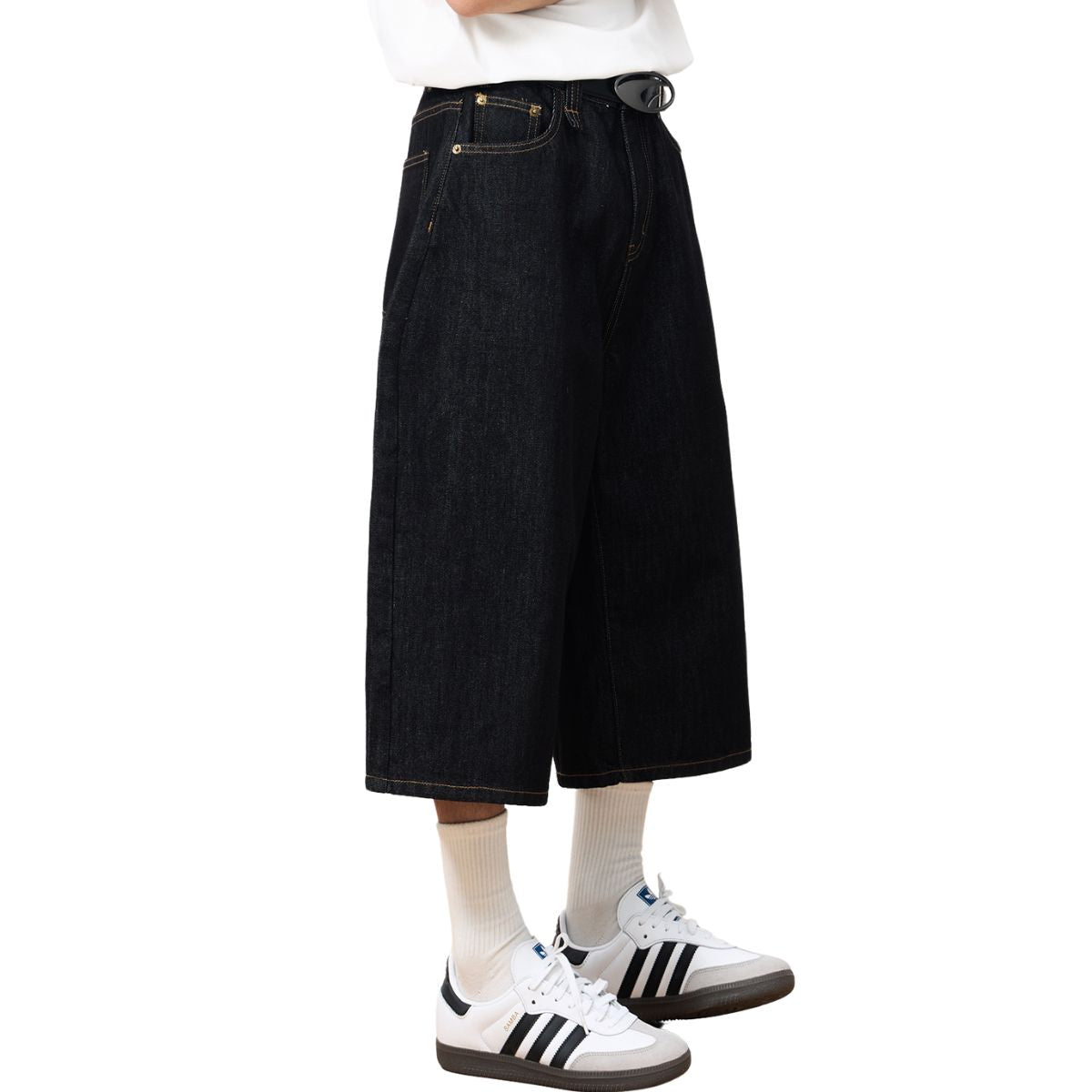 Pantalones cortos de mezclilla con orillo negro