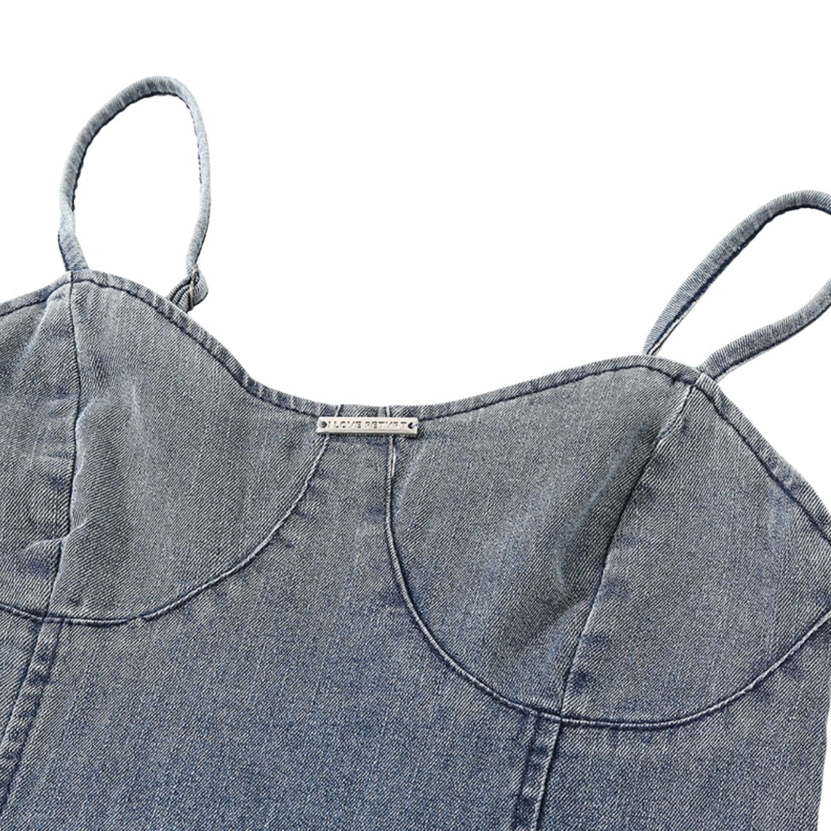 Falda vaquera con bordado de perlas y lavado vintage