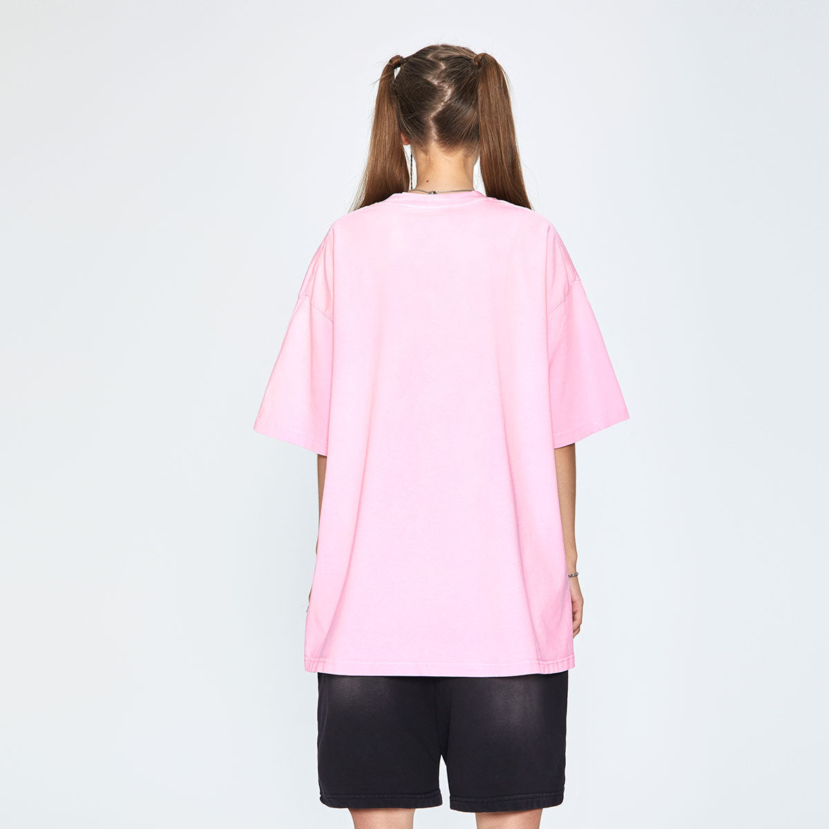 Camiseta rosa lavada a la piedra para mujer de 7.5 oz