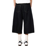 Pantalones cortos de mezclilla con orillo negro