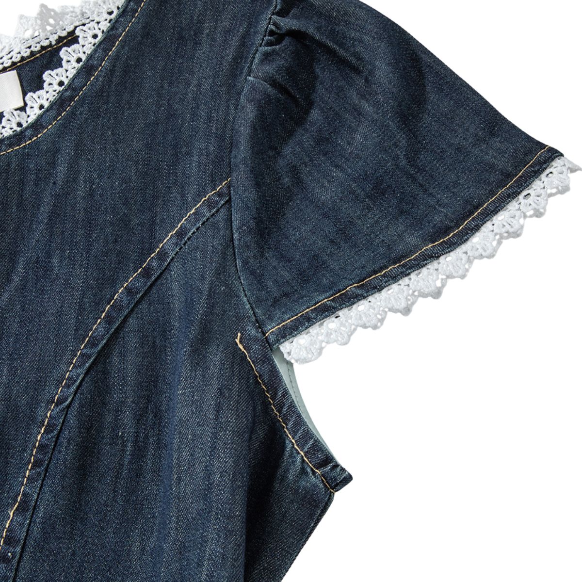 Falda vaquera con bordado de perlas y lavado vintage