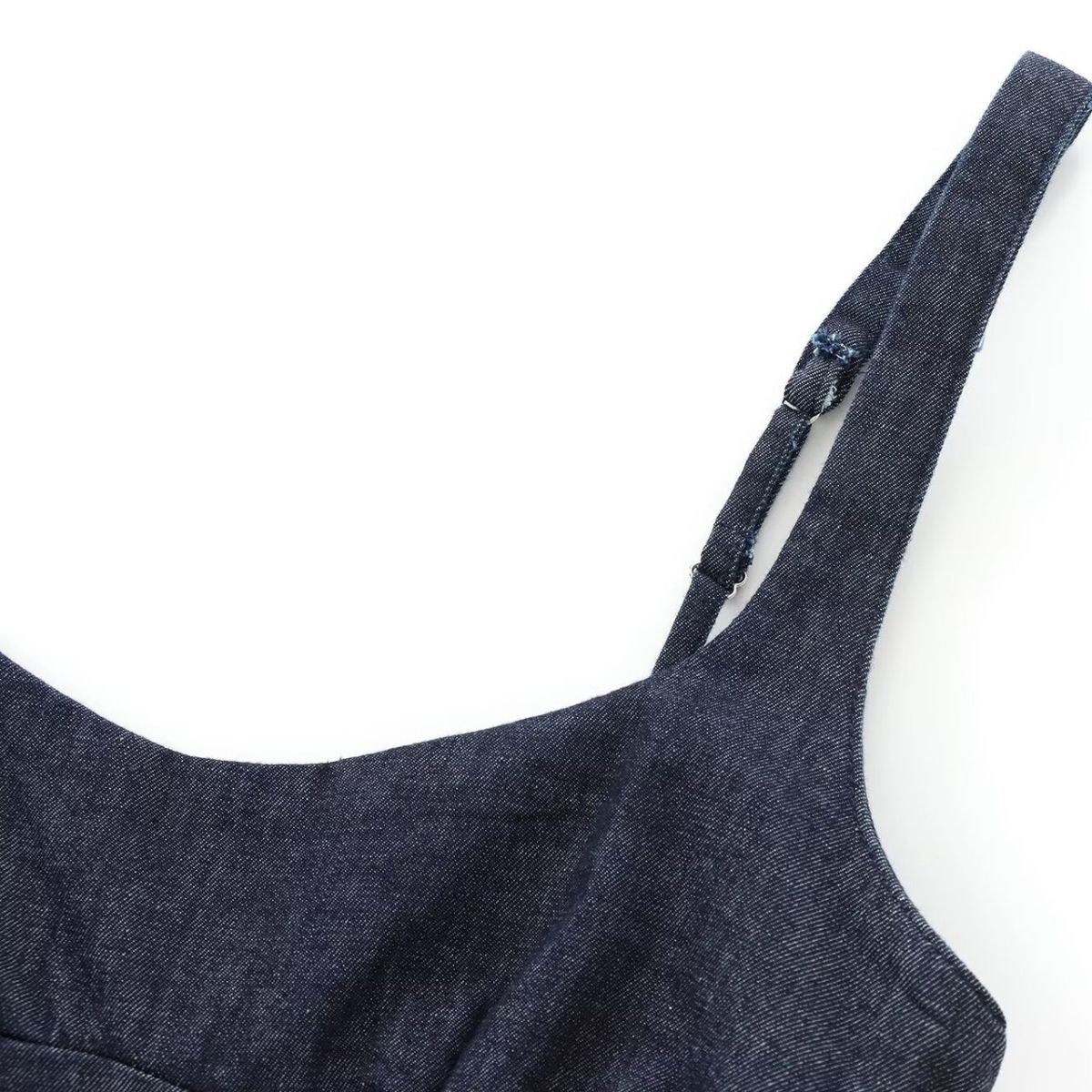 Falda vaquera con bordado de perlas y lavado vintage