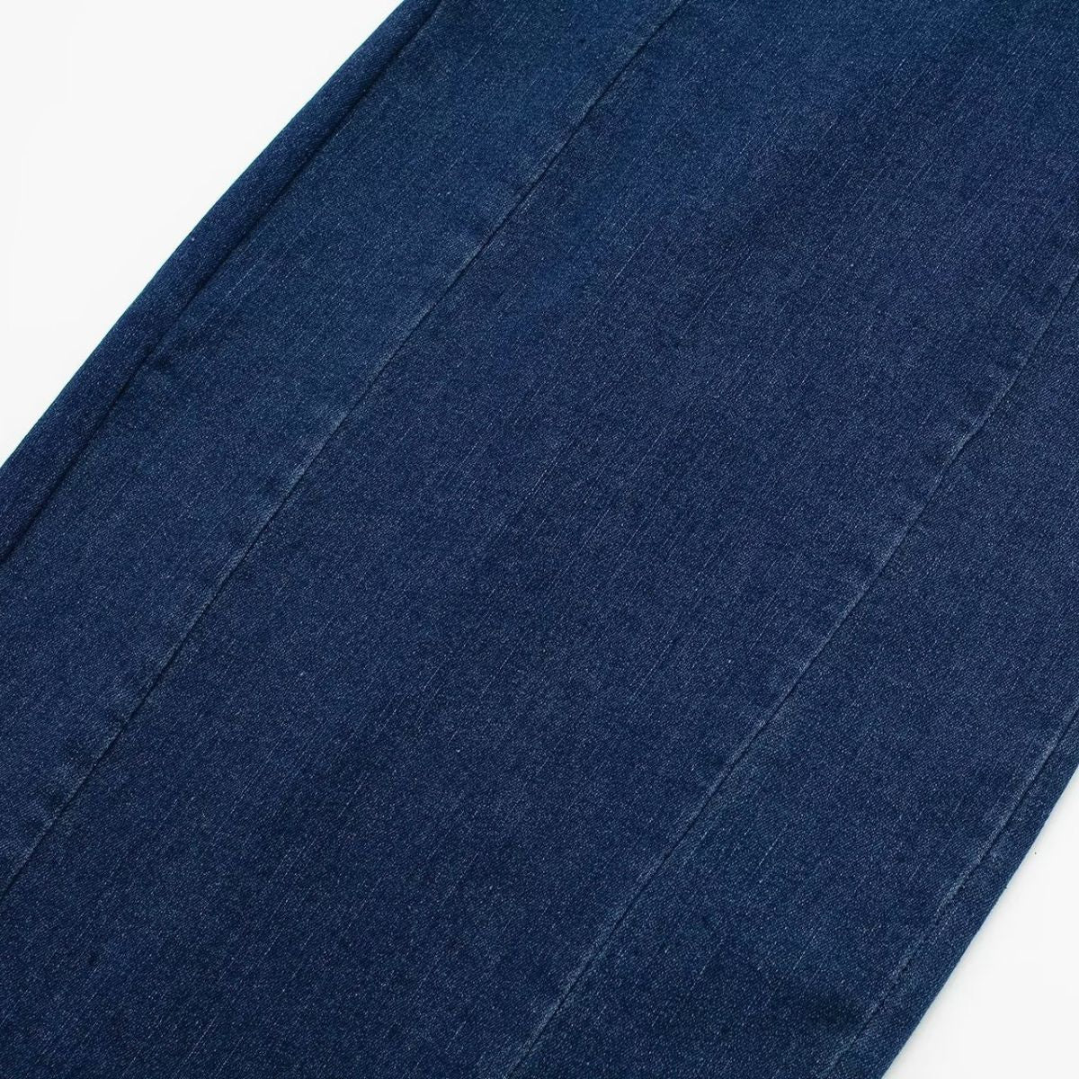 Falda vaquera con bordado de perlas y lavado vintage