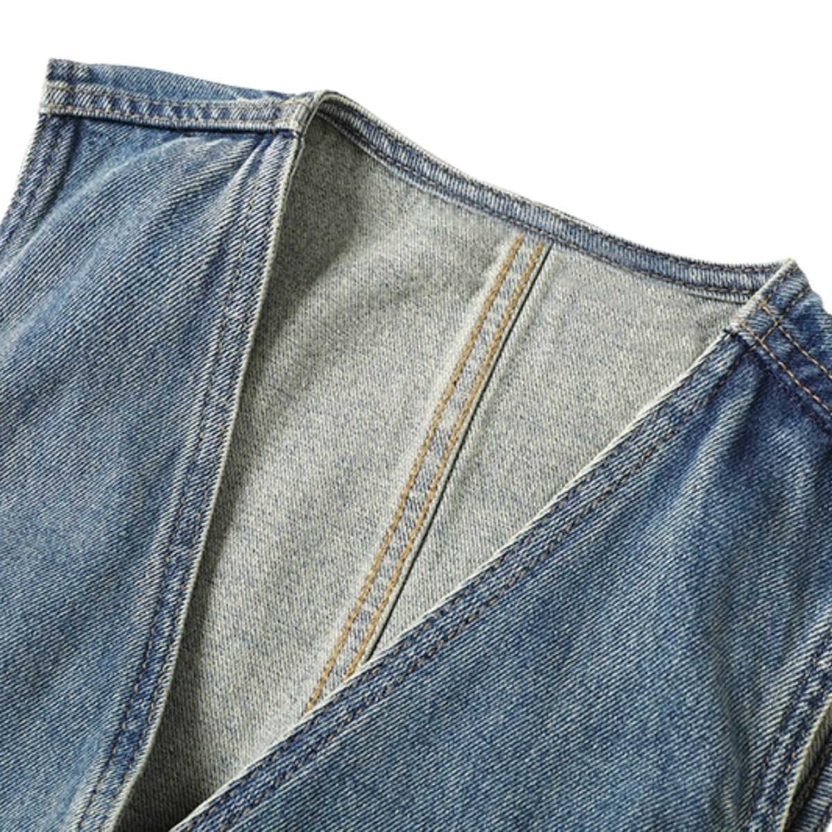 Shorts vaqueros con mariposas bordadas y adornados con perlas