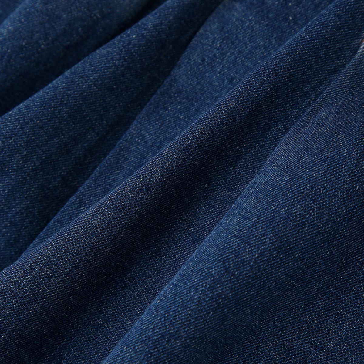 Falda vaquera con bordado de perlas y lavado vintage