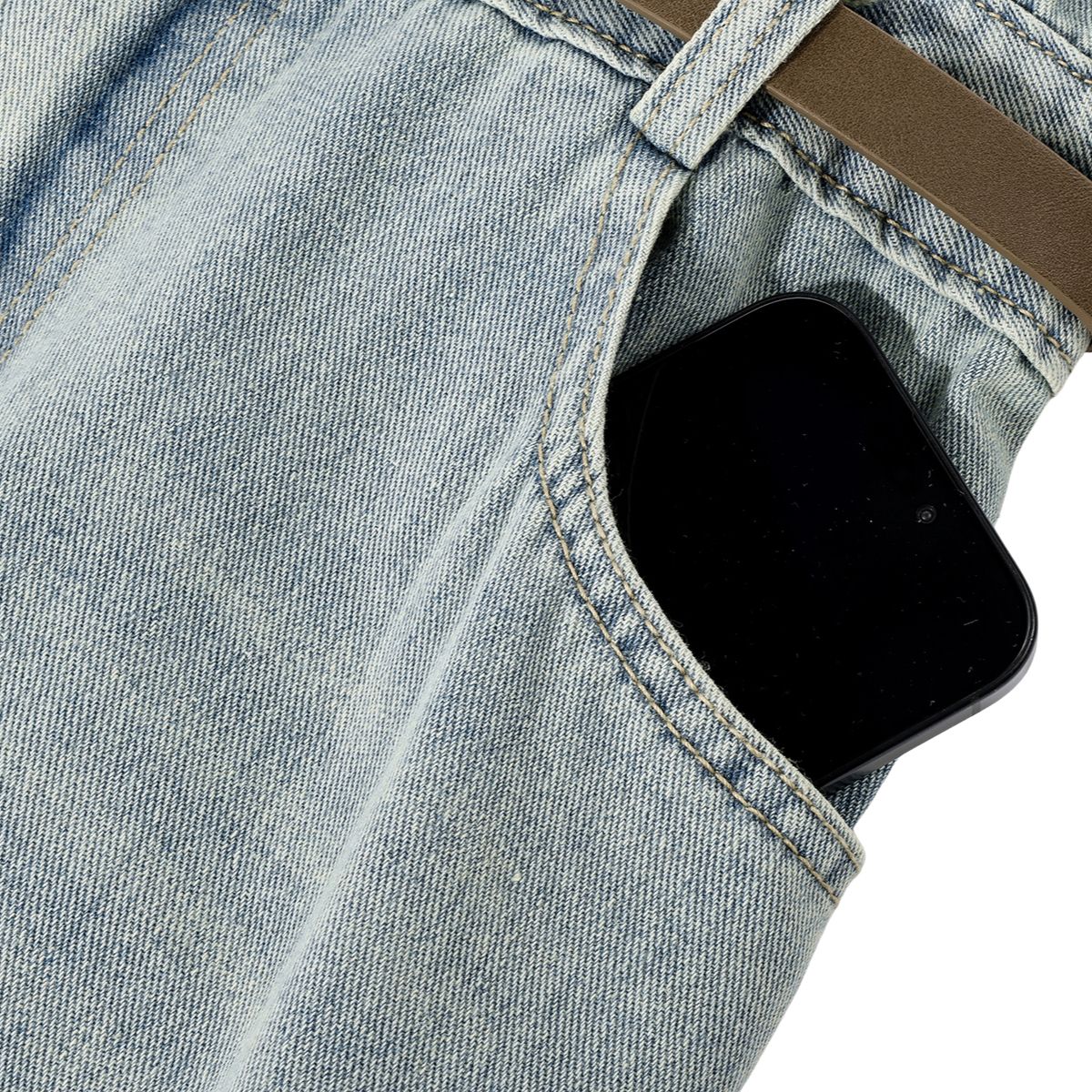 Falda vaquera con bordado de perlas y lavado vintage