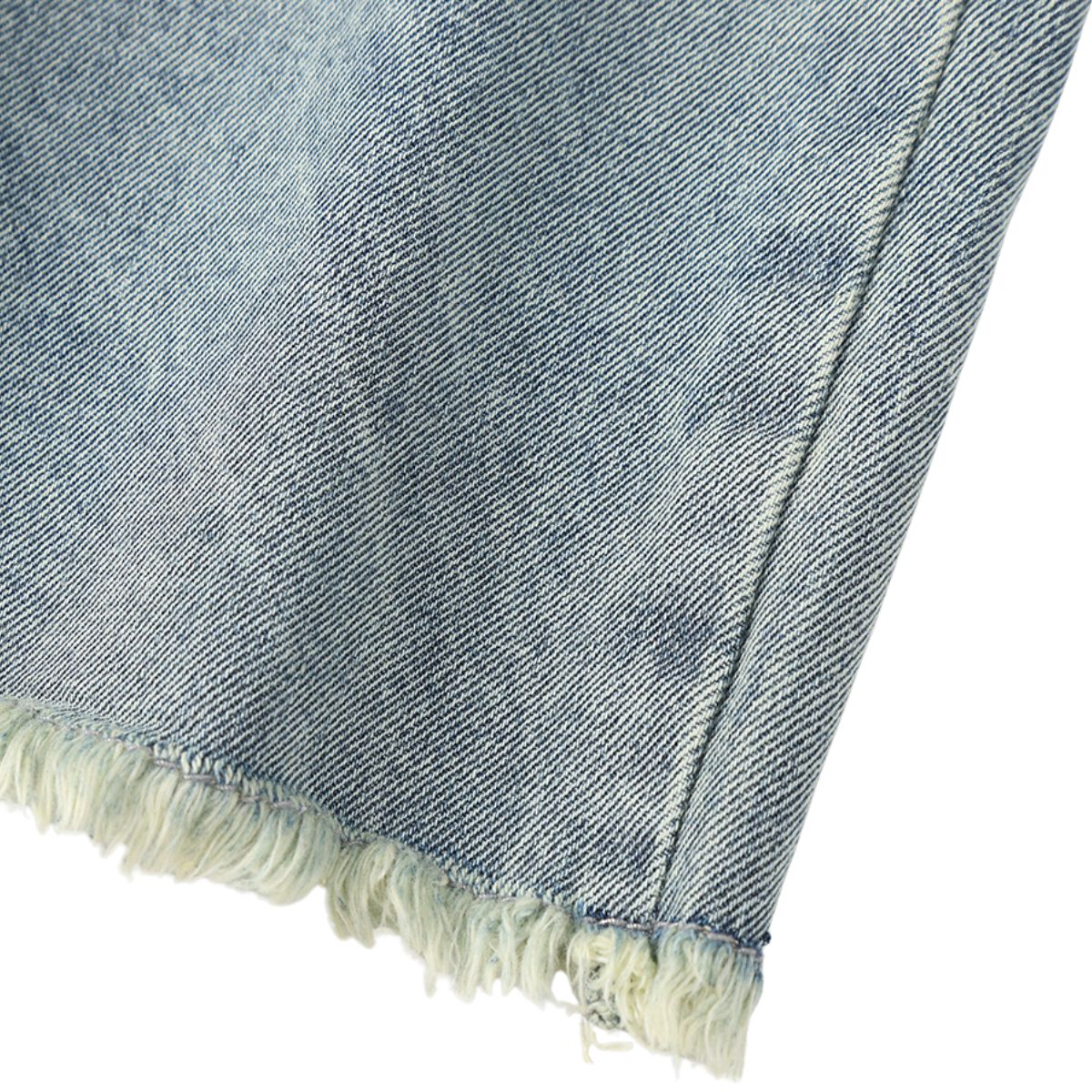 Falda vaquera con bordado de perlas y lavado vintage