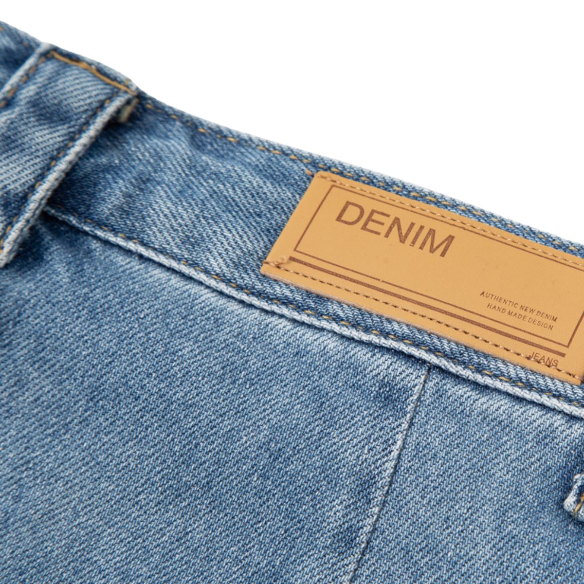 Falda vaquera con bordado de perlas y lavado vintage