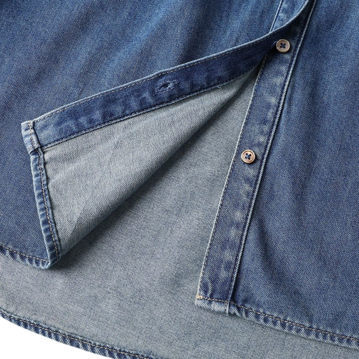 Vestido midi vaquero sin mangas con botones y aberturas en la parte delantera