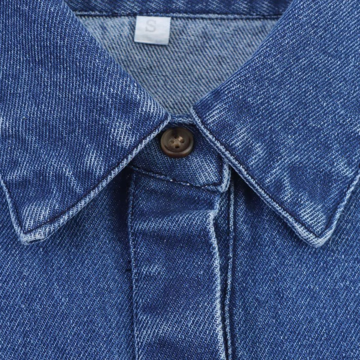 Vestido midi vaquero sin mangas con botones y aberturas en la parte delantera