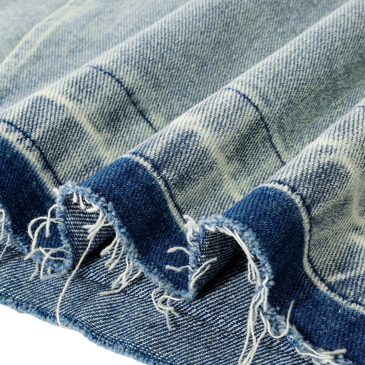 Falda vaquera con bordado de perlas y lavado vintage