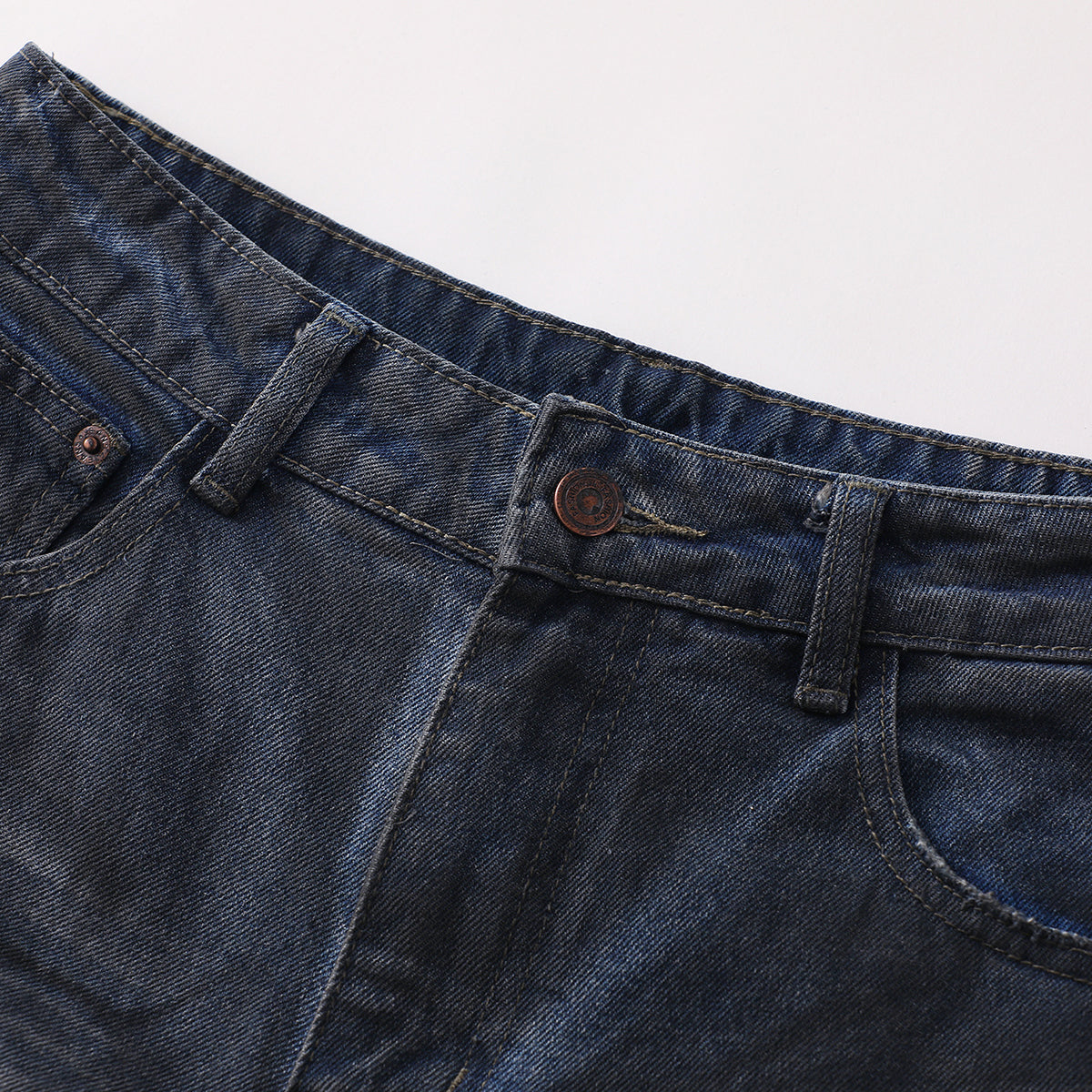 Fray Hem Vintage Wide-Leg Distressed Jeans