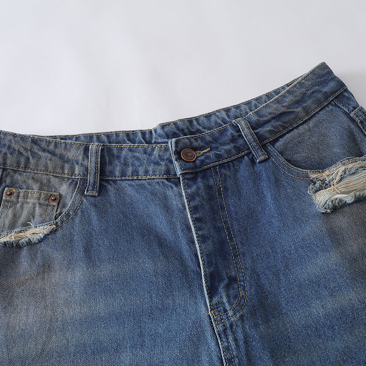 Loose Fit Embroidered Patch Distressed Jeans