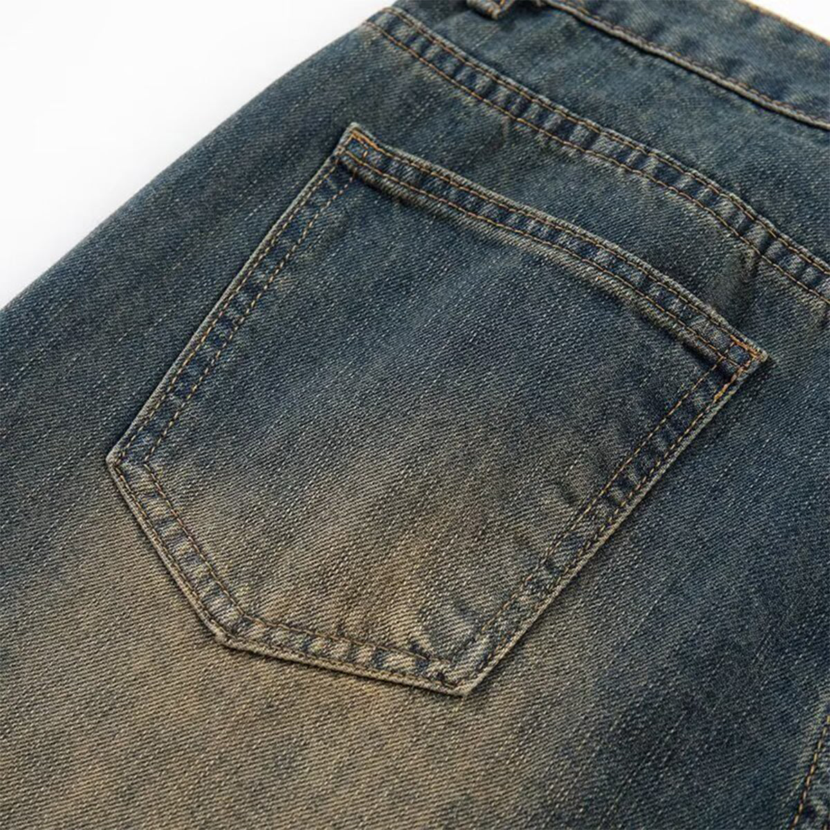 Bermudas vaqueras rasgadas con parches de camuflaje