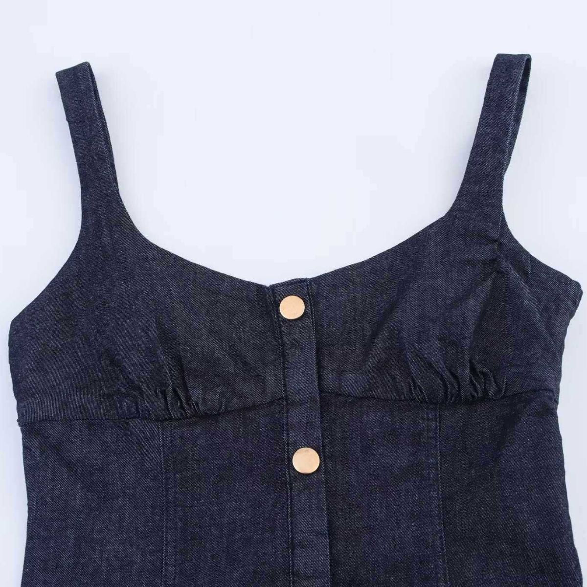 Falda vaquera con bordado de perlas y lavado vintage