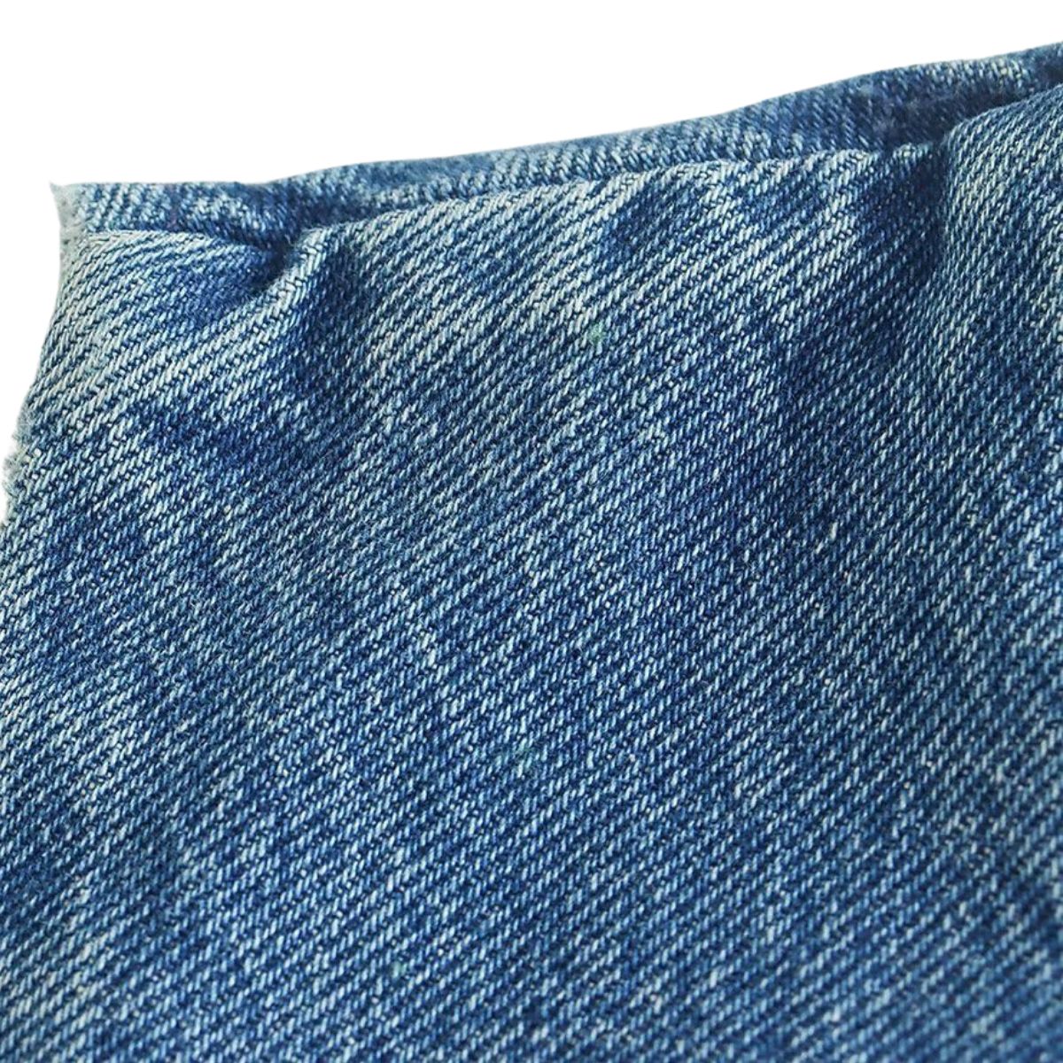 Shorts vaqueros con mariposas bordadas y adornados con perlas