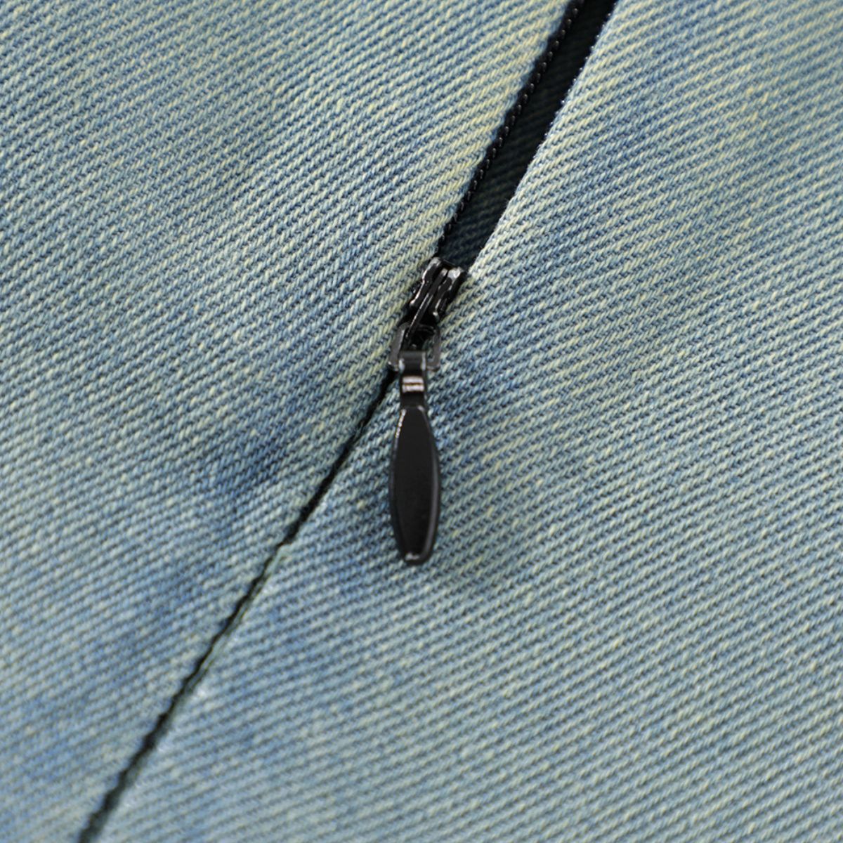 Falda vaquera con bordado de perlas y lavado vintage