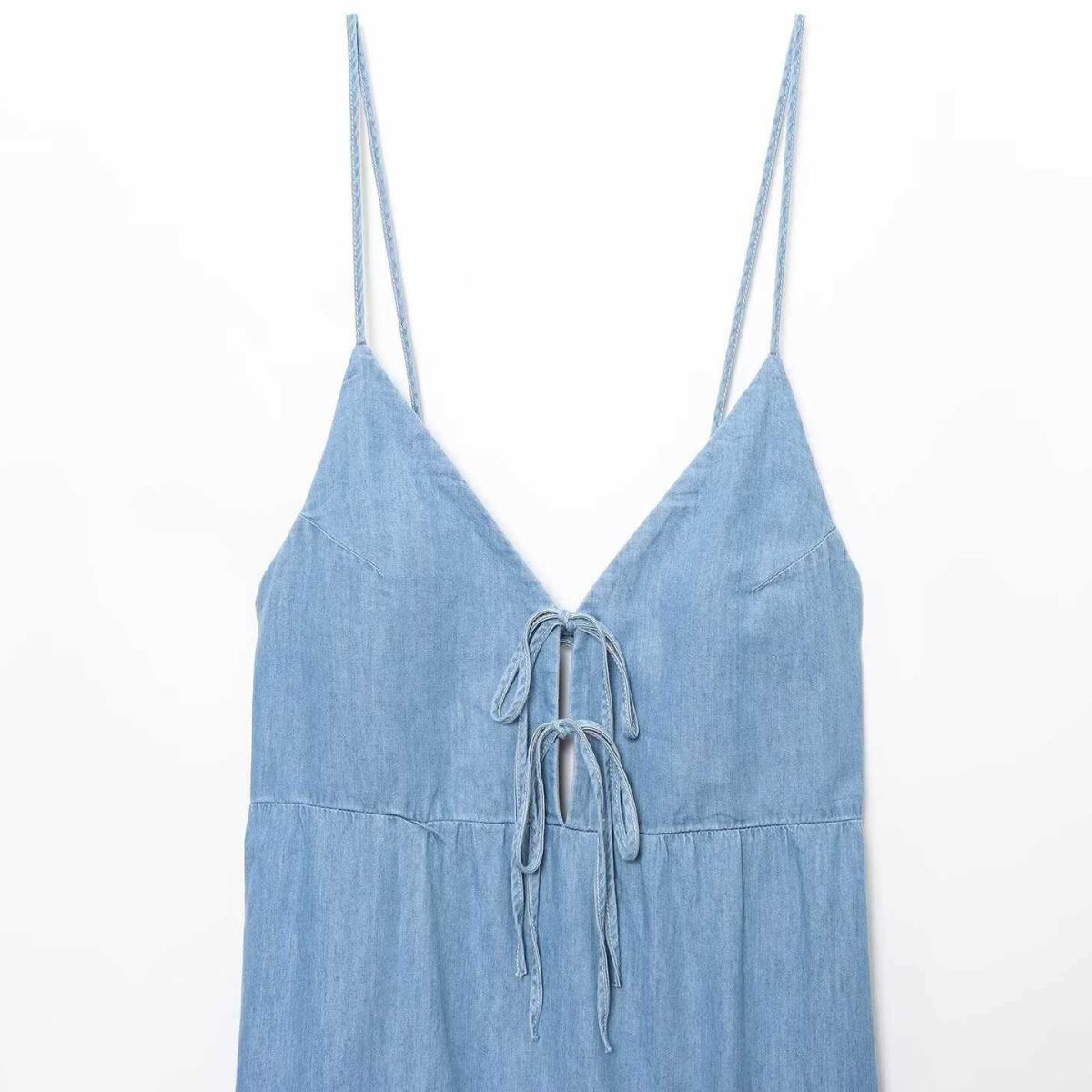 Falda vaquera con bordado de perlas y lavado vintage