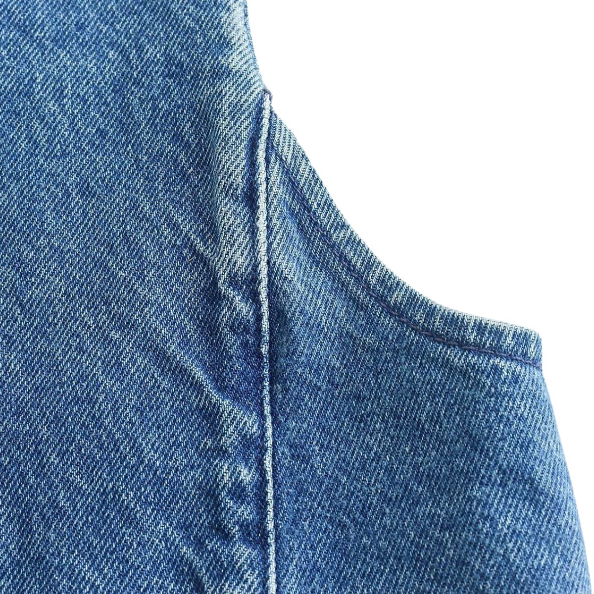 Shorts vaqueros con mariposas bordadas y adornados con perlas