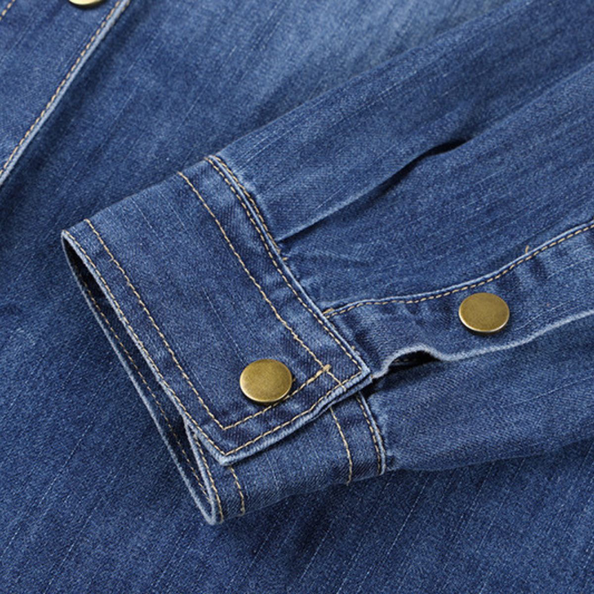 Vestido midi vaquero sin mangas con botones y aberturas en la parte delantera