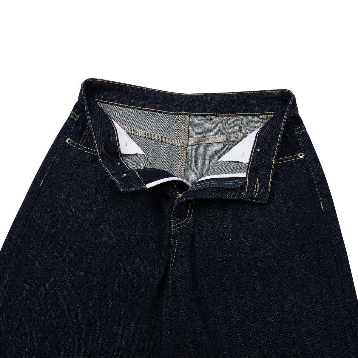 Bermudas con lavado vintage y salpicaduras de tinta