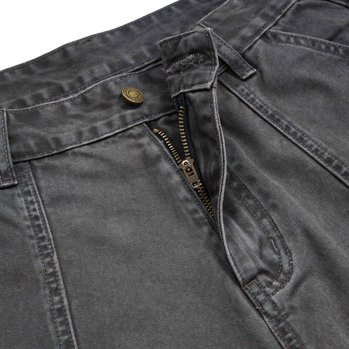 Bermudas con lavado vintage y salpicaduras de tinta