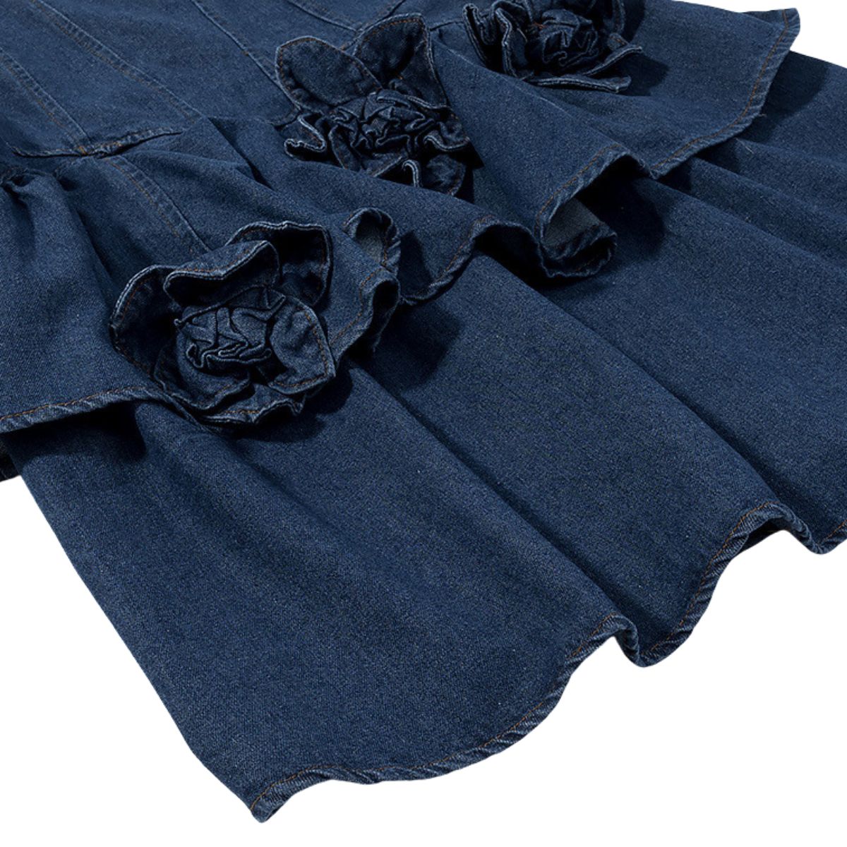 Falda vaquera con bordado de perlas y lavado vintage