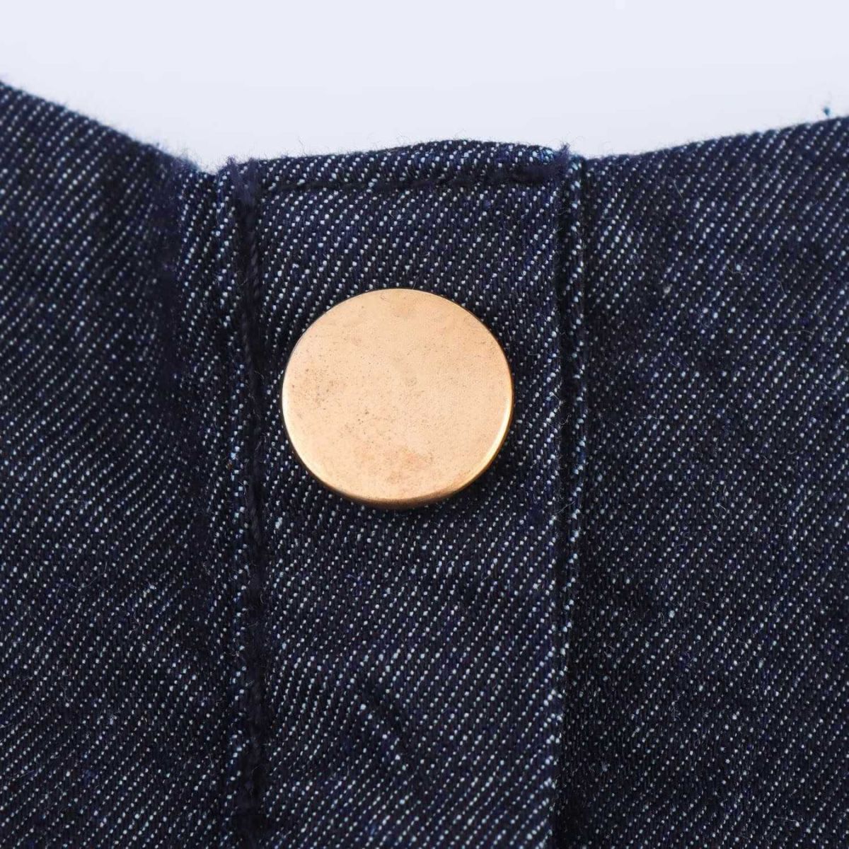 Falda vaquera con bordado de perlas y lavado vintage