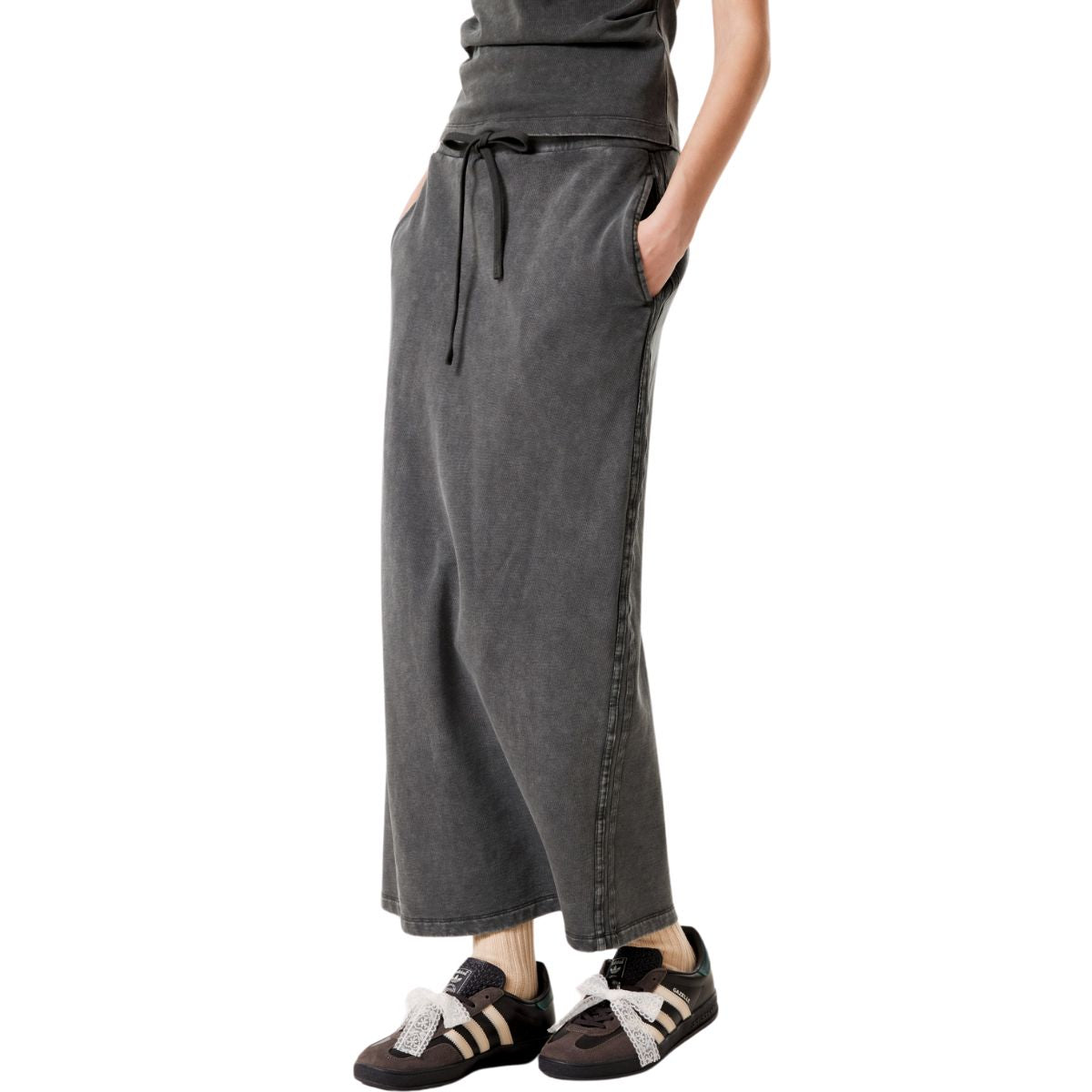 Falda larga de corte A con lavado a la piedra