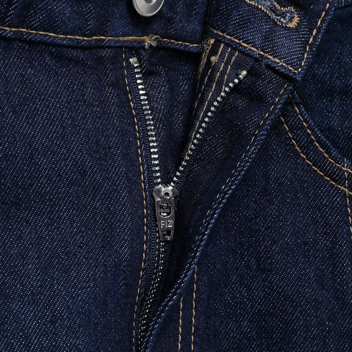 Falda vaquera con bordado de perlas y lavado vintage