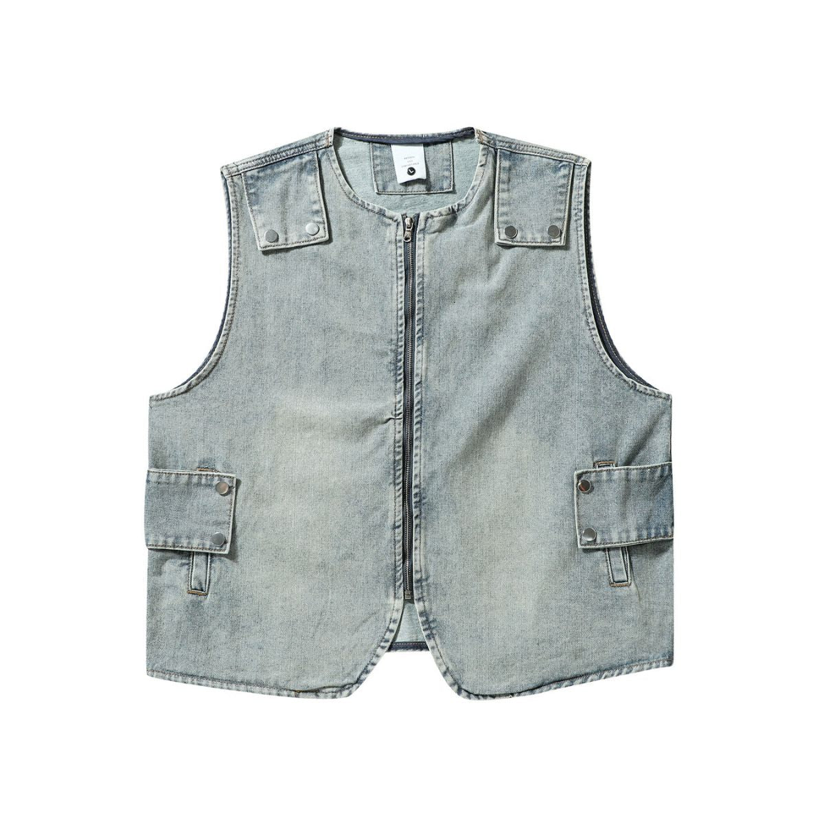 Shorts vaqueros con mariposas bordadas y adornados con perlas