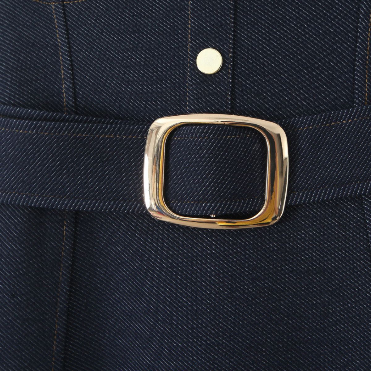 Falda vaquera con bordado de perlas y lavado vintage