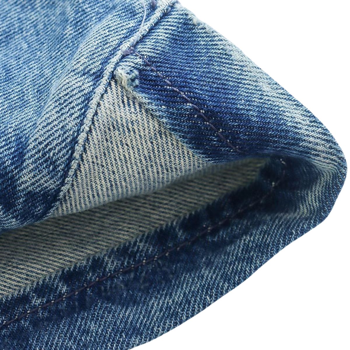 Shorts vaqueros con mariposas bordadas y adornados con perlas