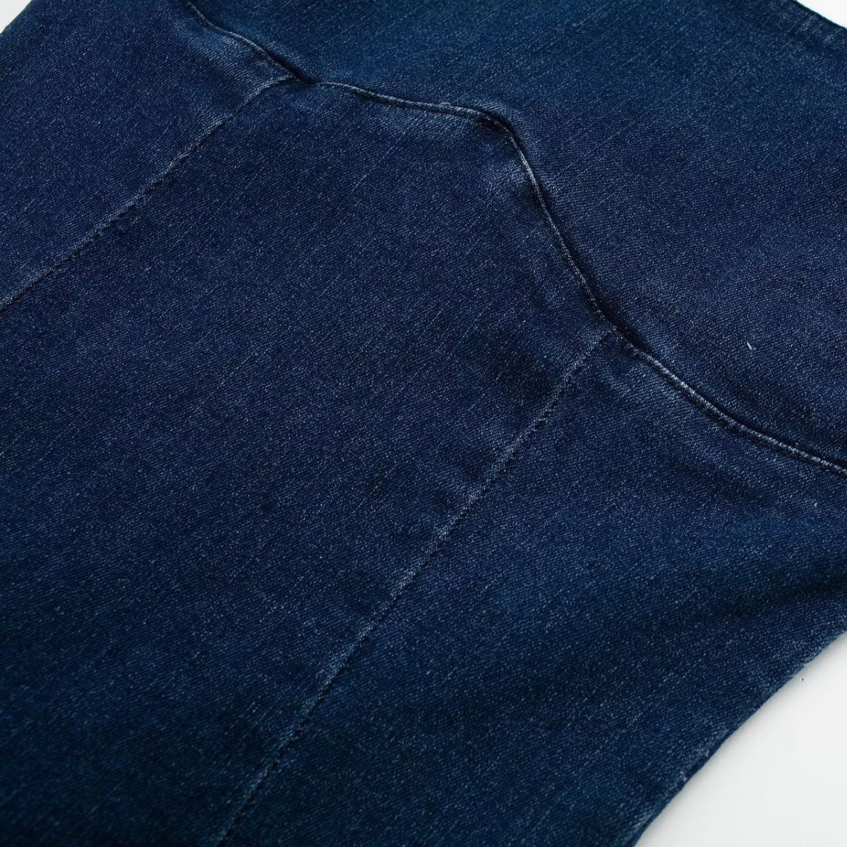 Falda vaquera con bordado de perlas y lavado vintage