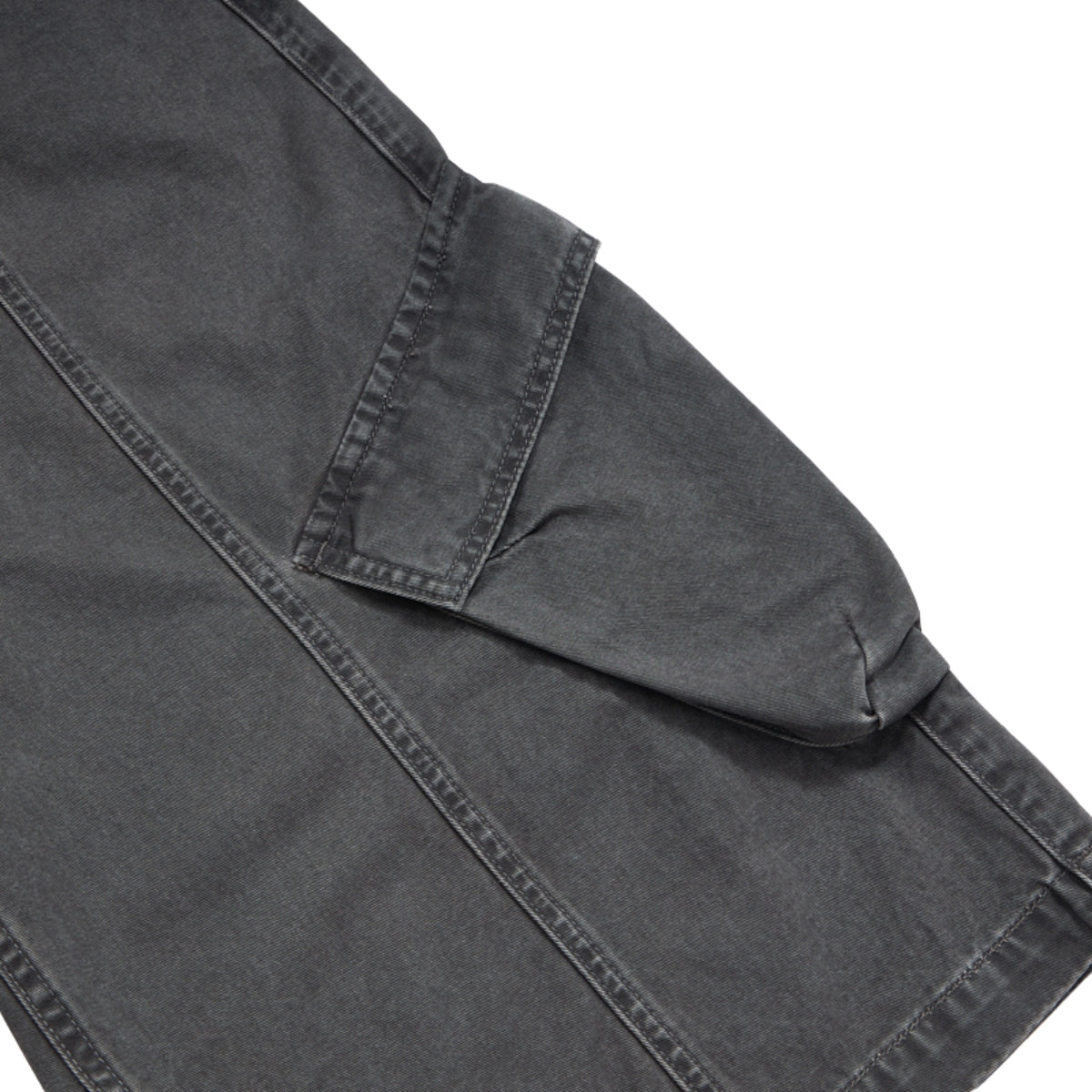 Bermudas con lavado vintage y salpicaduras de tinta
