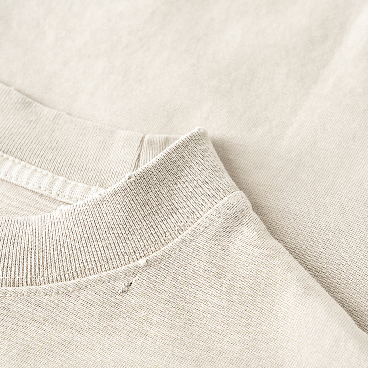 Camiseta lavada y desgastada de peso pesado de 9.3 oz