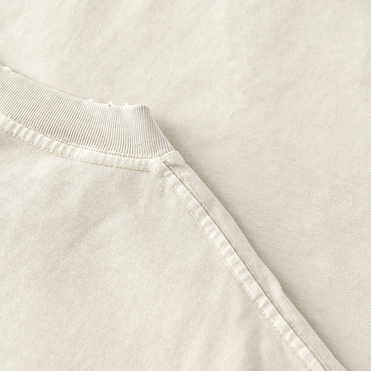 Camiseta lavada y desgastada de peso pesado de 9.3 oz