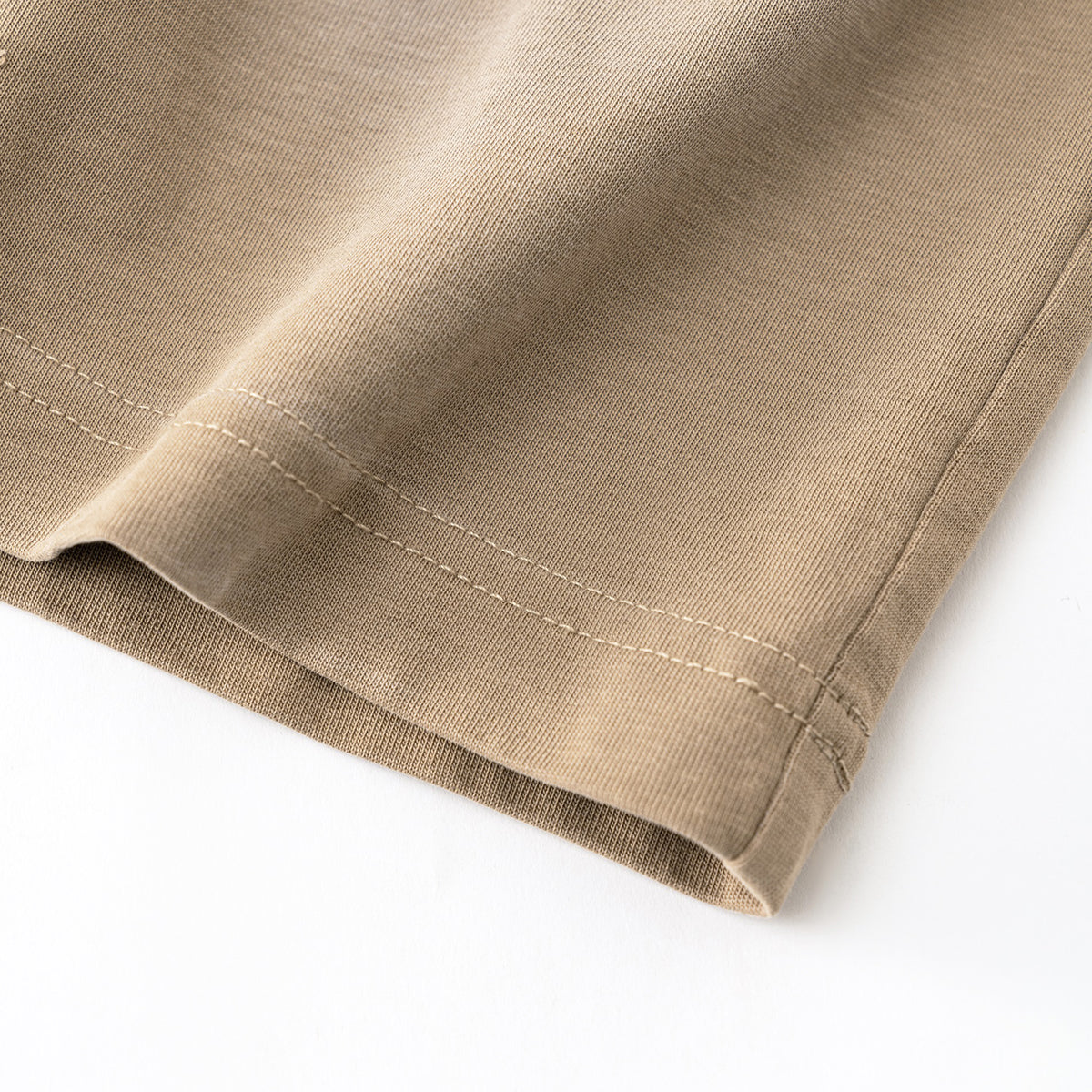 Camiseta con bolsillo desgastado y lavado ácido de 8.5 oz